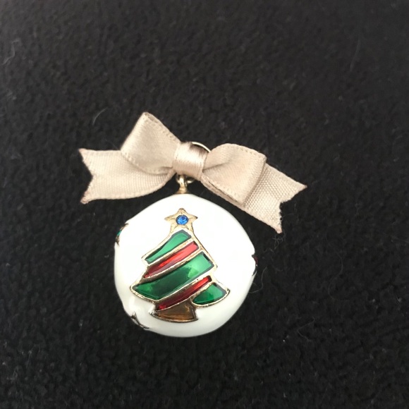 LC BROOCH PIN CHRISTMAS COLLECTABLE PIN - Picture 3 of 3
